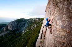 Simon_Bischoff_free_climbing_Into_The_Labyrinth_ OLA_0279wix